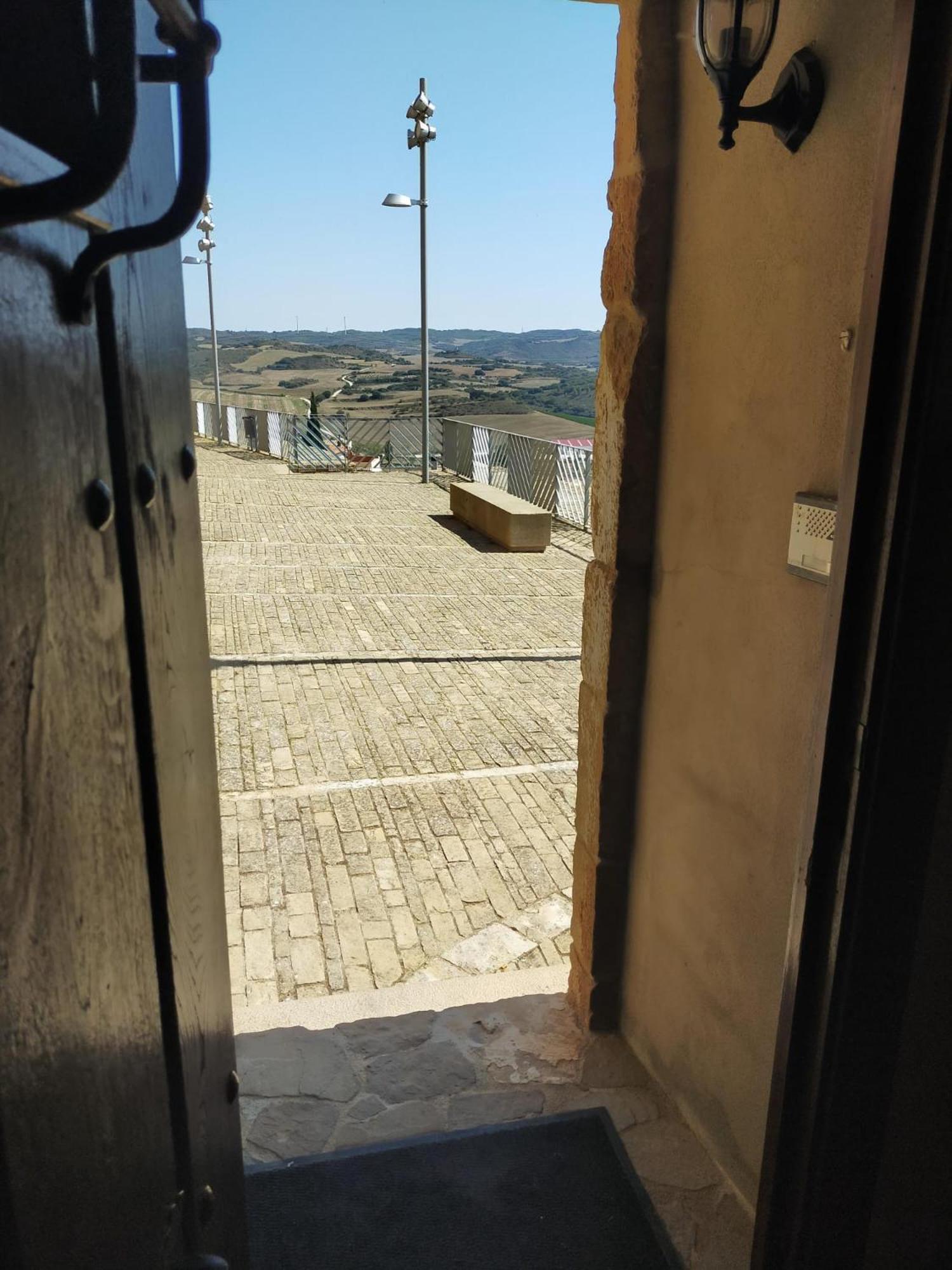 El Diezmo Artajona ภายนอก รูปภาพ
